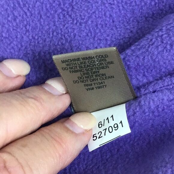 L.L. Bean Purple Snowflake Fleece Lined Girl’s Beanie Hat - Picture 7 of 7